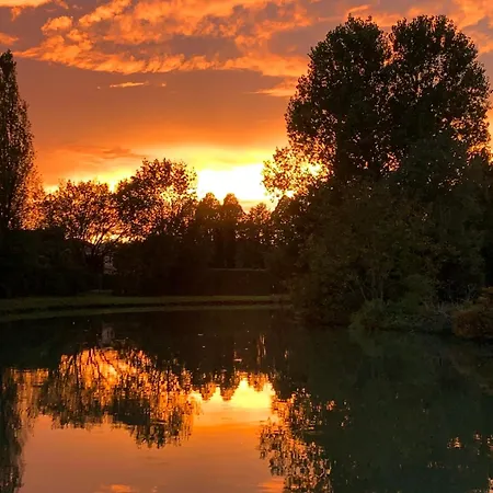 فندق مبيت وإفطار Dimora Naviglio 3*