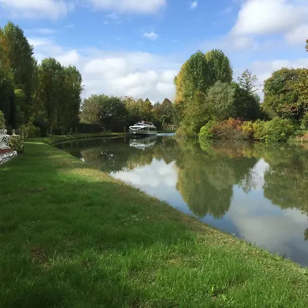 فندق مبيت وإفطار Dimora Naviglio 3*