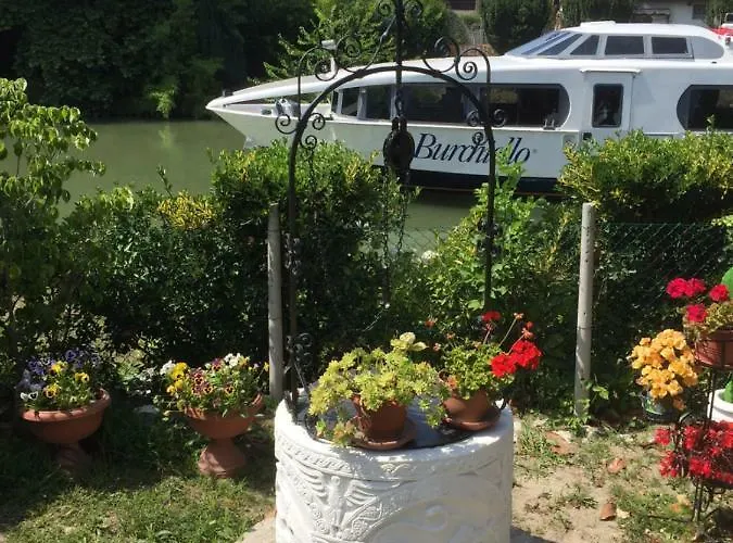 Frühstückspension Dimora Naviglio 3*