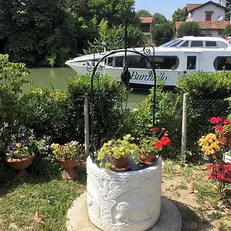 Alojamento de Acomodação e Pequeno-almoço Dimora Naviglio 3*