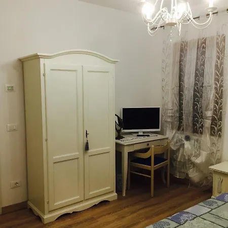 Bed & Breakfast Dimora Naviglio 3*