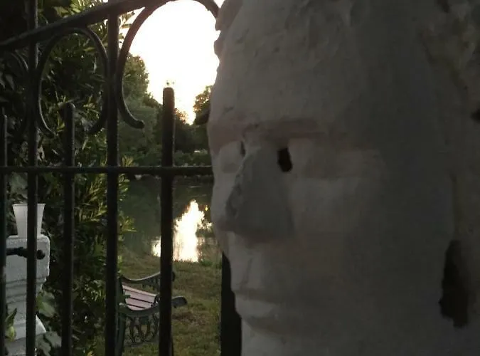 Bed & Breakfast Dimora Naviglio 3*