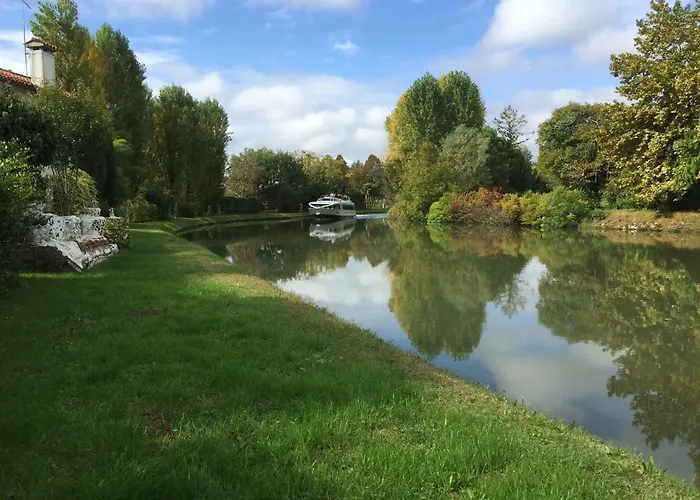 Bed & Breakfast Dimora Naviglio 3*